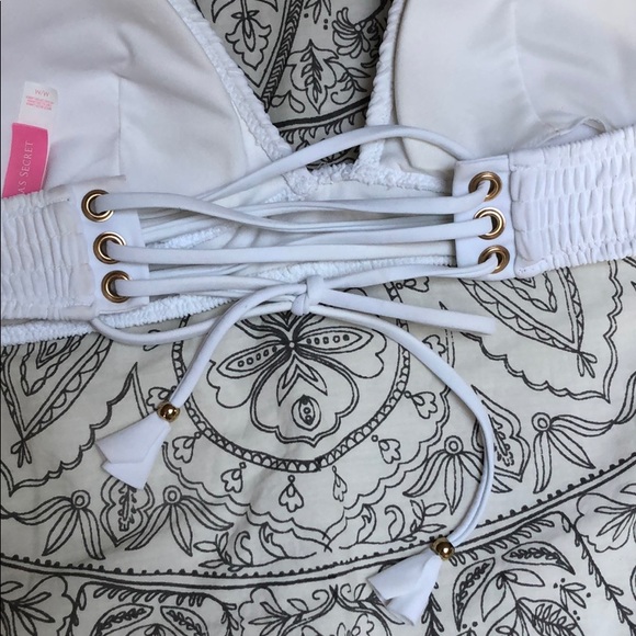 Victoria’s Secret white bikini top - Picture 4 of 6